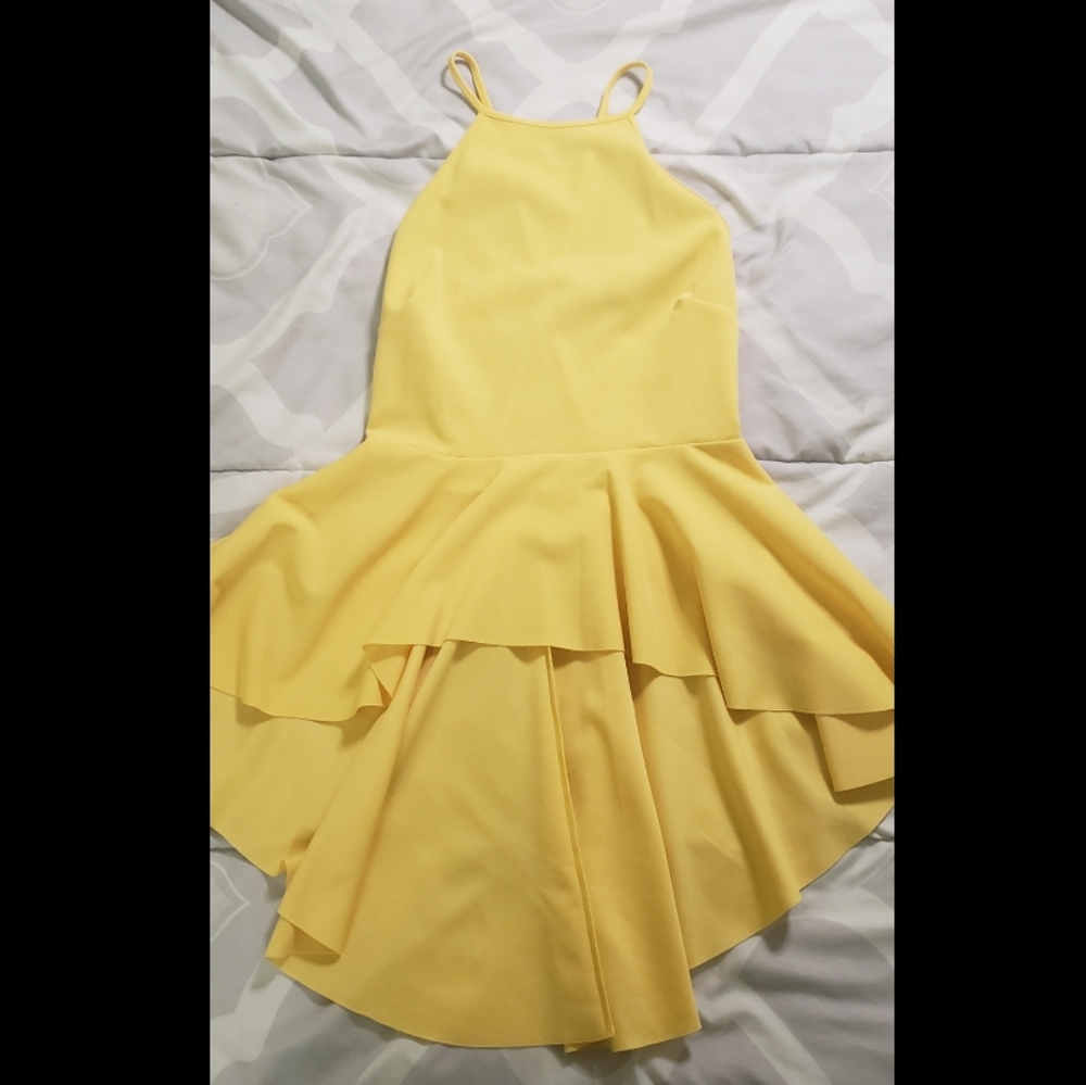 Yellow backless peplum blouse 32